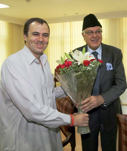 नए मंत्रियों ने संभाले अपने दफ्तर