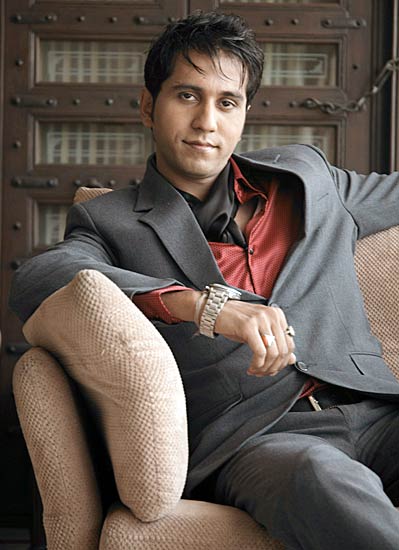 राखी सावंत के 16 दीवाने