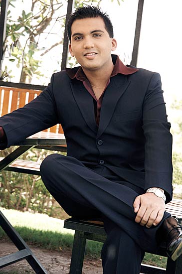 राखी सावंत के 16 दीवाने