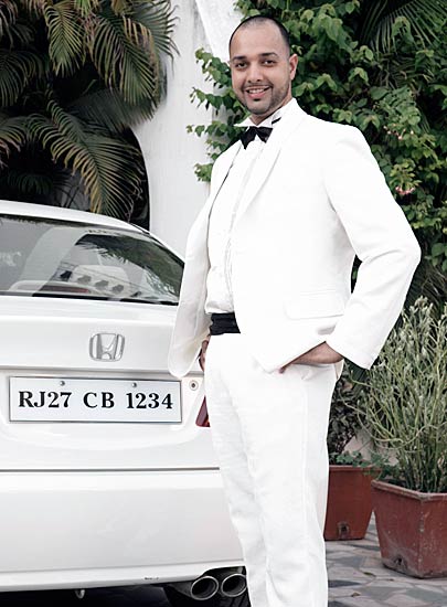 राखी सावंत के 16 दीवाने