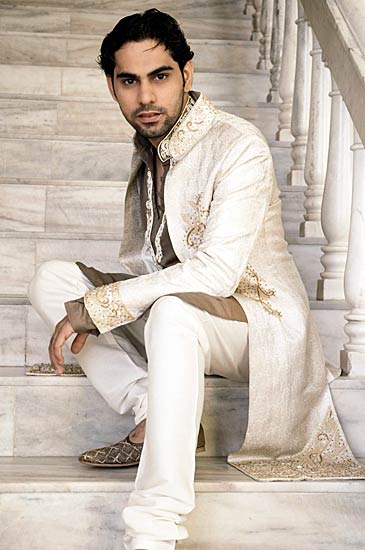 राखी सावंत के 16 दीवाने