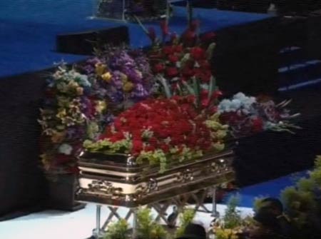 पॉप किंग माइकल जैक्‍सन को अंतिम विदाई