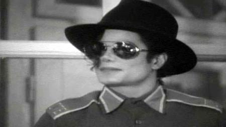 पॉप किंग माइकल जैक्‍सन को अंतिम विदाई