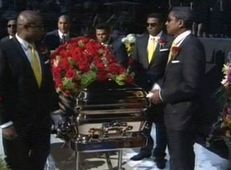 पॉप किंग माइकल जैक्‍सन को अंतिम विदाई