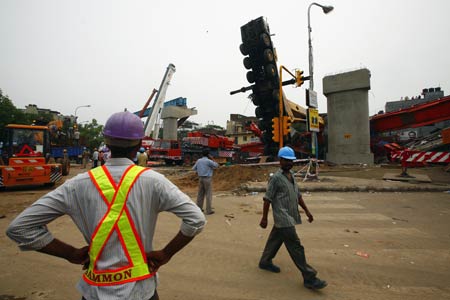 24 घंटे में एक और मेट्रो हादसा