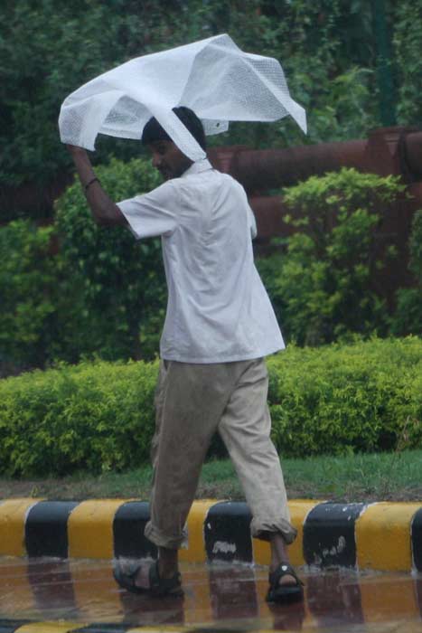 झमाझम बारिश में लगा सड़कों पर जाम