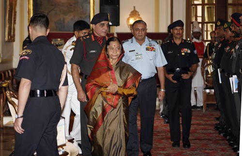 राष्‍ट्रपति ने बढ़ाया कैडेटों का हौसला