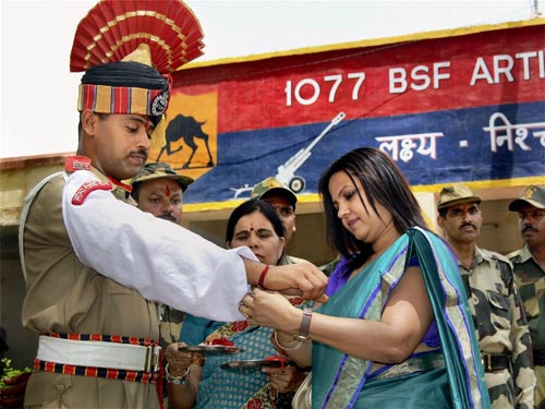 लो आया राखी का त्‍योहार