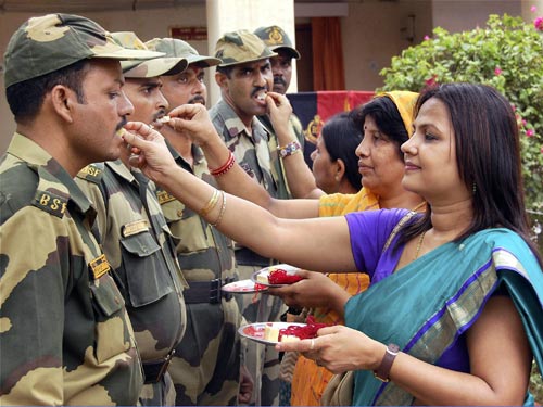 लो आया राखी का त्‍योहार