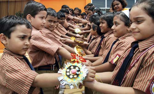 लो आया राखी का त्‍योहार