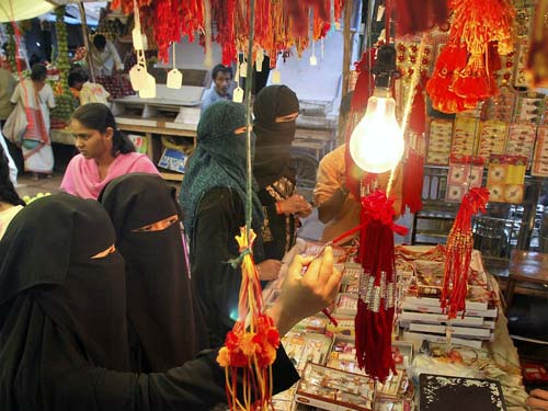 लो आया राखी का त्‍योहार