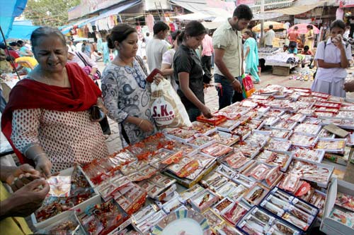 लो आया राखी का त्‍योहार