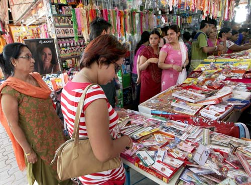 लो आया राखी का त्‍योहार