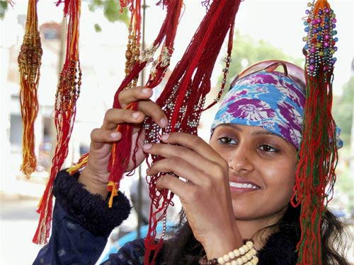 लो आया राखी का त्‍योहार