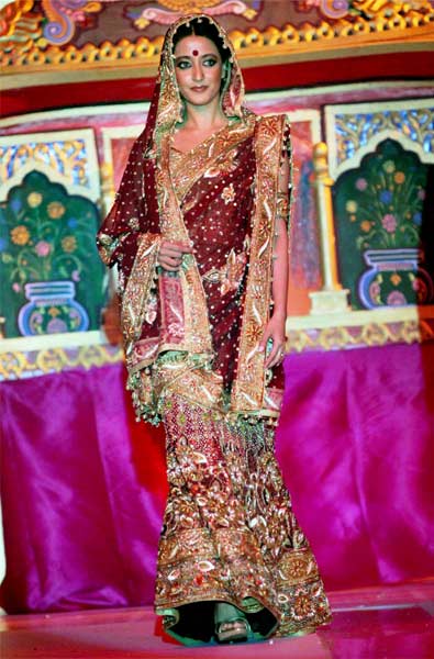 कोलकाता फैशन वीक की दुल्‍हन