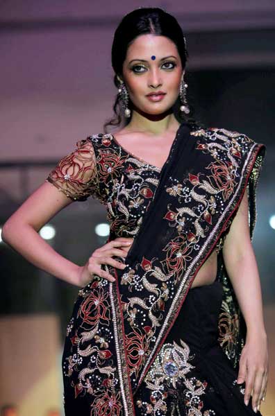 कोलकाता फैशन वीक की दुल्‍हन