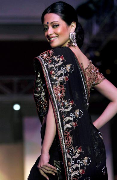 कोलकाता फैशन वीक की दुल्‍हन