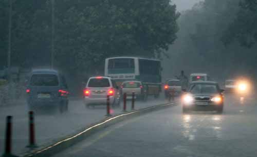 बारिश में नाच उठा दिल्‍लीवासियों का मन-मयूर