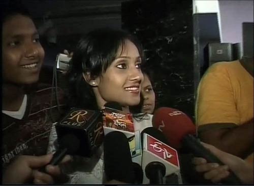 इरफान पठान का चुंबन नहीं ले पाई सबीना