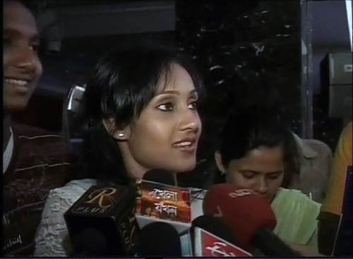 इरफान पठान का चुंबन नहीं ले पाई सबीना