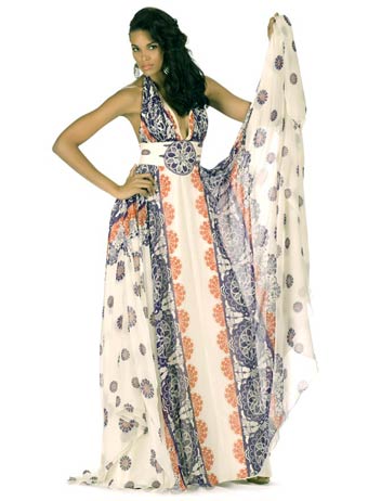 इवनिंग गाउन में मिस यूनिवर्स