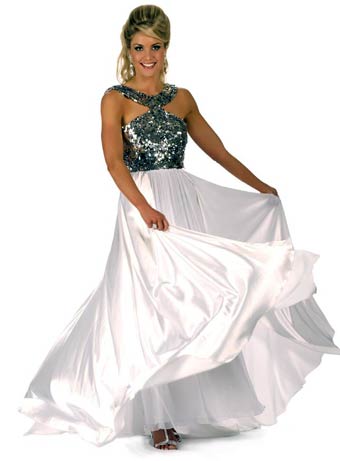 इवनिंग गाउन में मिस यूनिवर्स