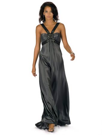 इवनिंग गाउन में मिस यूनिवर्स