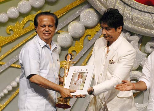 राजीव गांधी अवार्ड से खिले चेहरे