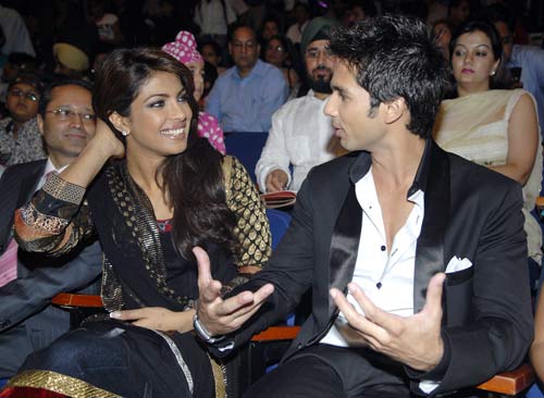 राजीव गांधी अवार्ड से खिले चेहरे