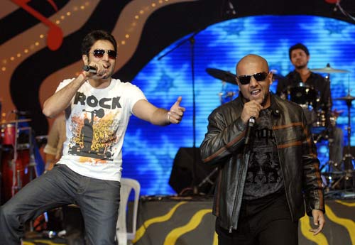 राजीव गांधी अवार्ड से खिले चेहरे