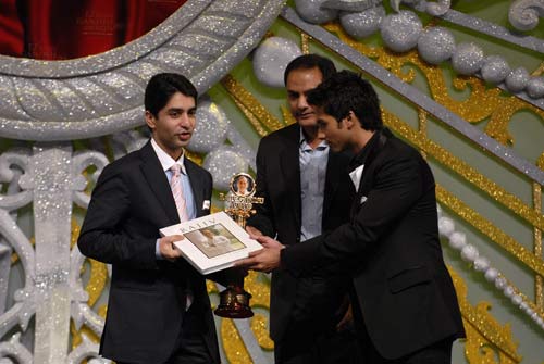 राजीव गांधी अवार्ड से खिले चेहरे