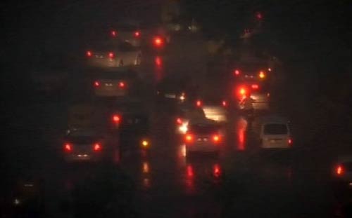 बारिश से थमी दिल्‍ली की रफ्तार