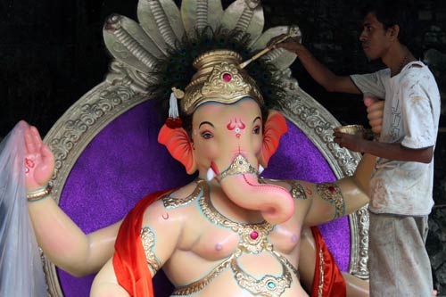 मुंबई में गणेशोत्‍सव की धूम