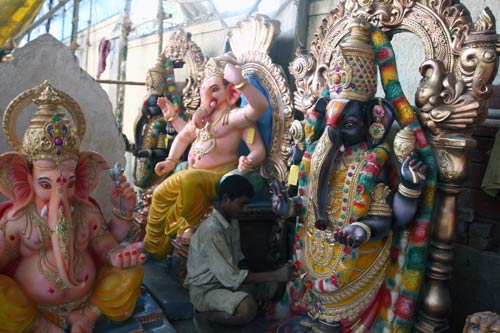 मुंबई में गणेशोत्‍सव की धूम