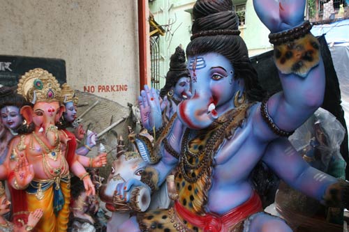 मुंबई में गणेशोत्‍सव की धूम