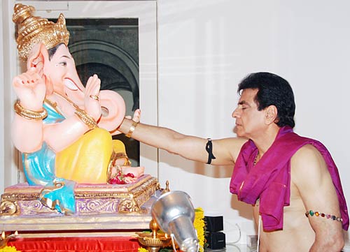 बॉलीवुड में गणपति की आराधना