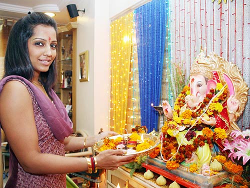 बॉलीवुड में गणपति की आराधना