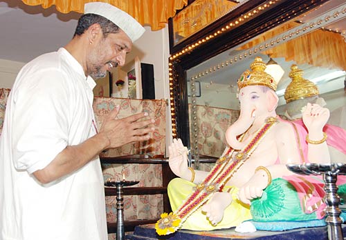 बॉलीवुड में गणपति की आराधना