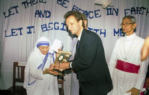 ममतामयी मदर टेरेसा की याद में