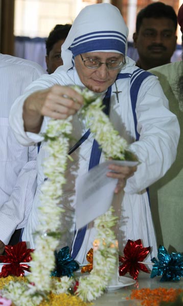 मदर टेरेसा का 99 वां जन्‍मदिन