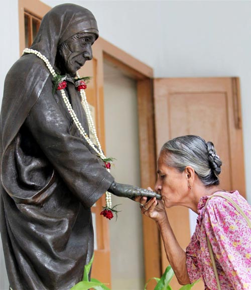 मदर टेरेसा का 99 वां जन्‍मदिन