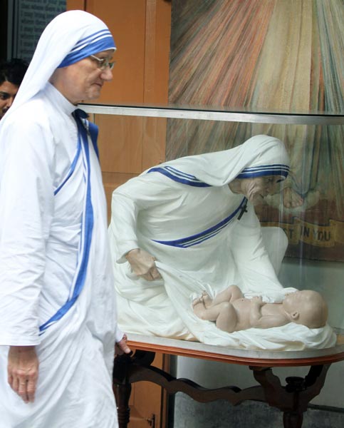 मदर टेरेसा का 99 वां जन्‍मदिन