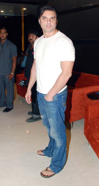 अवार्ड समारोह में सितारों का जमघट