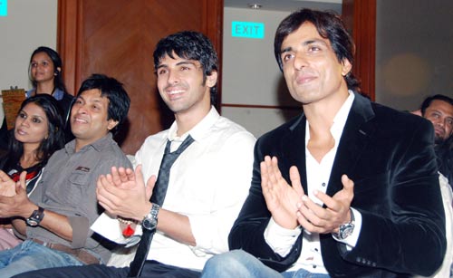 अवार्ड समारोह में सितारों का जमघट