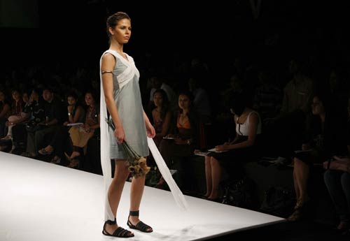 लैक्‍मे फैशन वीक '09: इम्‍चा इमचेन का कलेक्‍शन