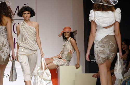 लैक्‍मे फैशन वीक '09: मंदिरा विर्क का कलेक्‍श्‍न