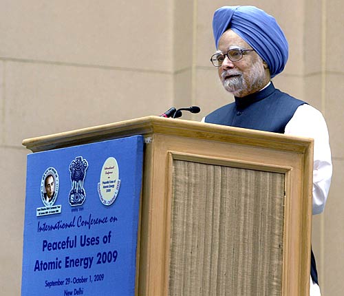 परमाणु ऊर्जा सम्मेलन में प्रधानमंत्री
