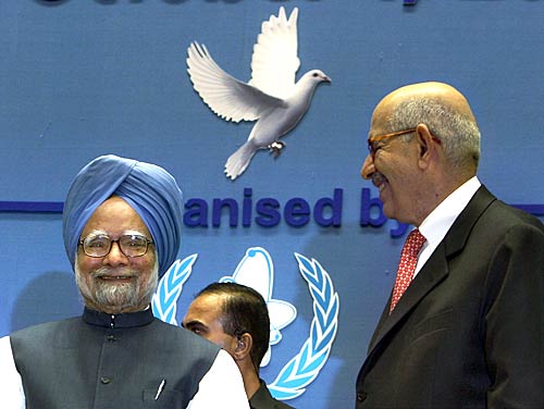 परमाणु ऊर्जा सम्मेलन में प्रधानमंत्री