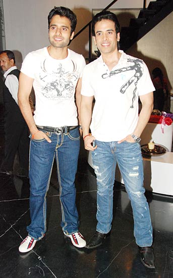 शॉपिंग करने पहुंचे शिल्‍पा और राज