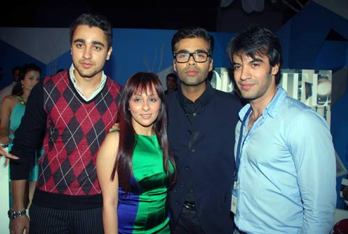 रैम्‍प पर एक साथ दिखे करीना-सैफ